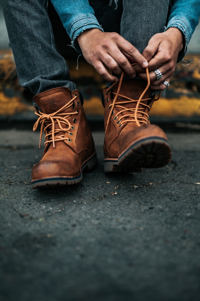 Jenis Sepatu Boots Safety, Pilih Sesuai Kebutuhan Anda!
